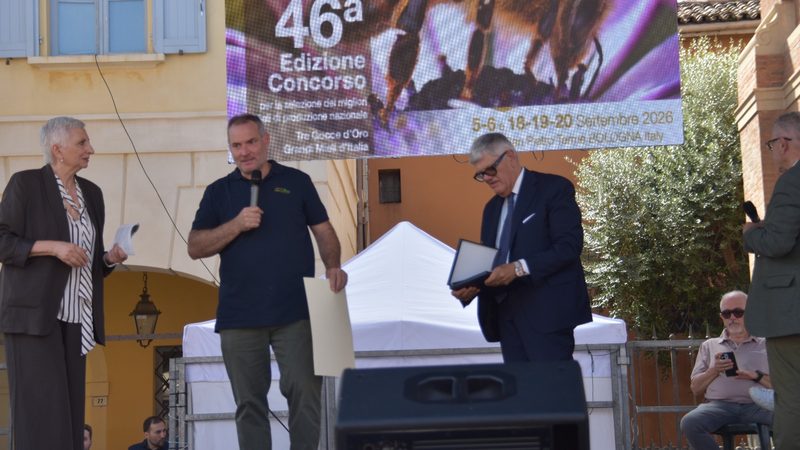 2026-ronchello-3-gocce-oro-millefiori-alta-montagna3 2026 Ronchello 3 gocce d'oro miele millefiori alta montagna Andrea Risi
