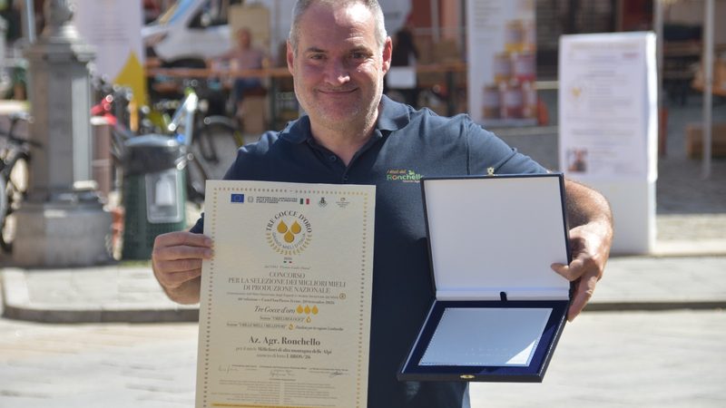 2026-ronchello-3-gocce-oro-millefiori-alta-montagna5 2026 Ronchello 3 gocce d'oro miele millefiori alta montagna Andrea Risi